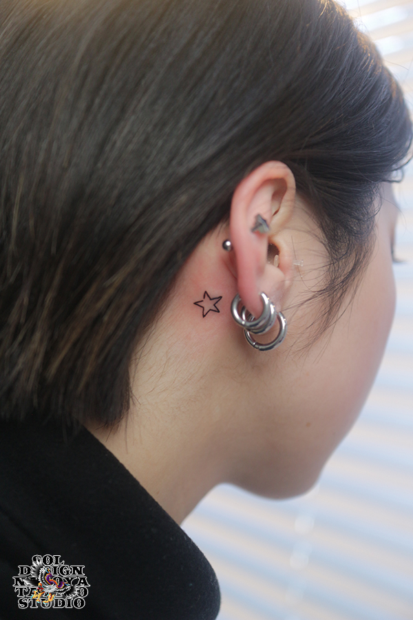 名古屋　タトゥー　女性